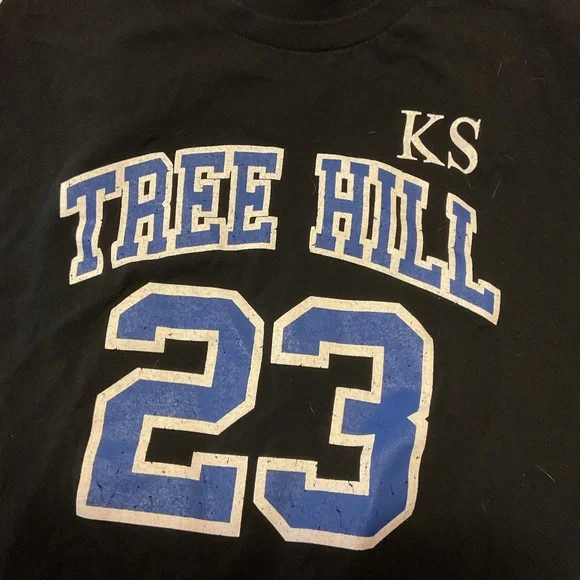 Black Tree Hill 23 Graphic T-Shirt - Picture 4 of 5